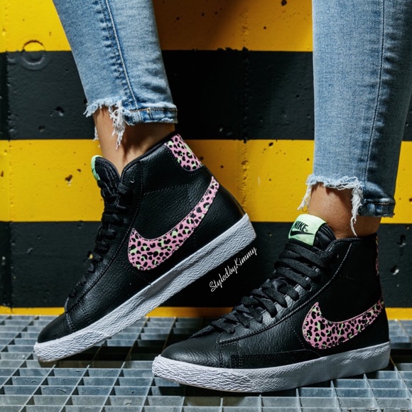 Nike Shoes - NIKE Blazer Mid 77 Shoes Sneakers Black Pink New